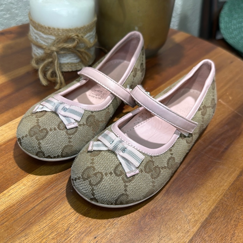 Gucci Marilyn GG Canvas Ballerina Flats in Beige/Pink.EU size 26,Girl Size 9.5US